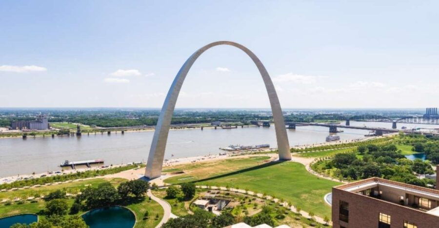 St. Louis: Guided Tour With Boat Cruise and Helicopter Ride - Good To Know