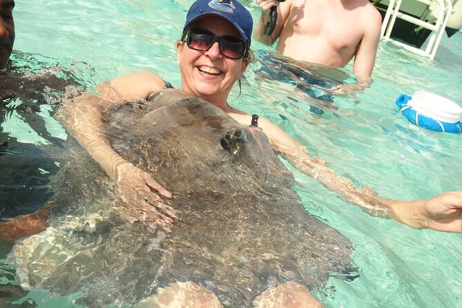Stingray City Experience Plus Two Snorkeling Stops on Grand Cayman