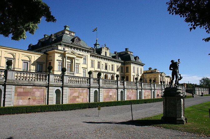 Stockholm Private Tour to Drottningholm Palace and Royal Chinese Pavilion - Good To Know