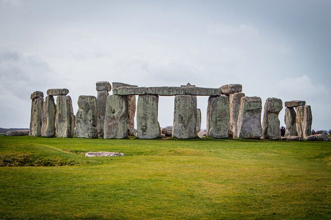 Stonehenge & Salisbury Cathedral Private Day Trip From Bath - Good To Know