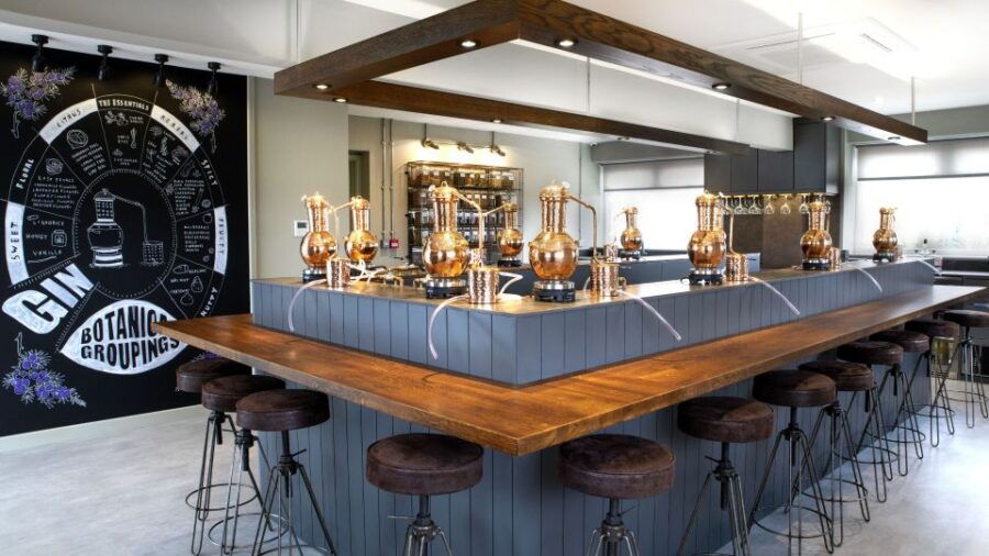 Stratford-upon-Avon: Shakespeare Gin Distillery Tour & Taste