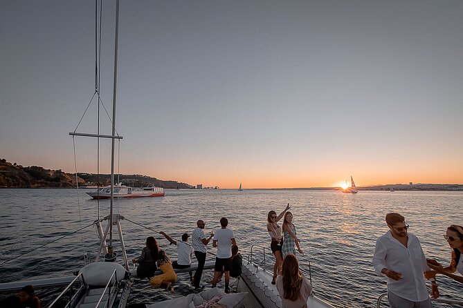 Sunset Experience- Boat Ride Through Lisbon With Music and a Drink