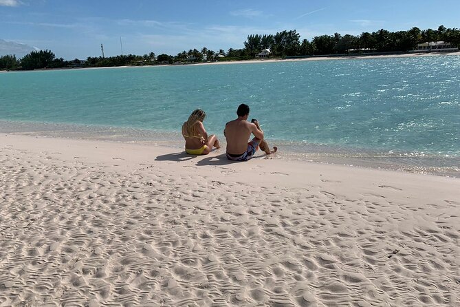 Swimming Pigs, Turtles, Pink Sand Beaches & Snorkeling to Spanish Wells
