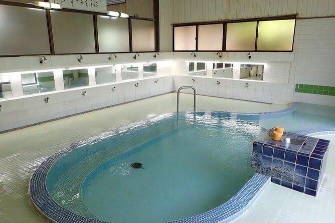 Tattoo-Friendly Onsen Walking Tour in Togura Nagano