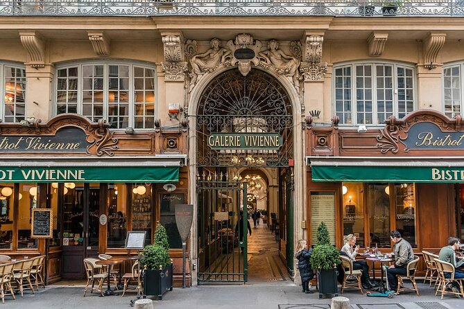 Teen Shopping and Fashion Accessories Tour in Paris