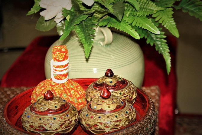 Thai Massage With Herbal Compress Ball