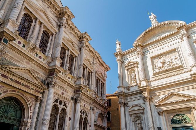 The Essence of Venice in a Stress Free Small Group Walking Tour With a Top Guide