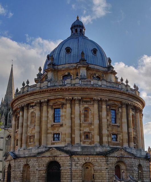 The Famous and Secret Wonders of Oxford in English