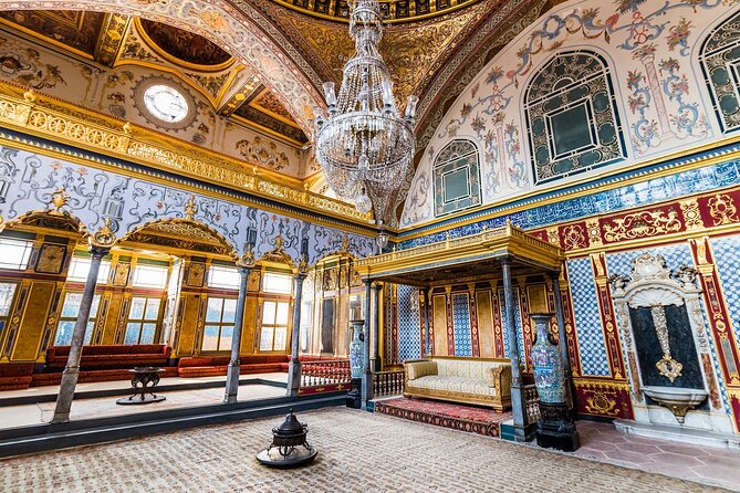 Topkapi Palace and Harem Guided Tour With Skip-The-Line Tickets - Tour Highlights