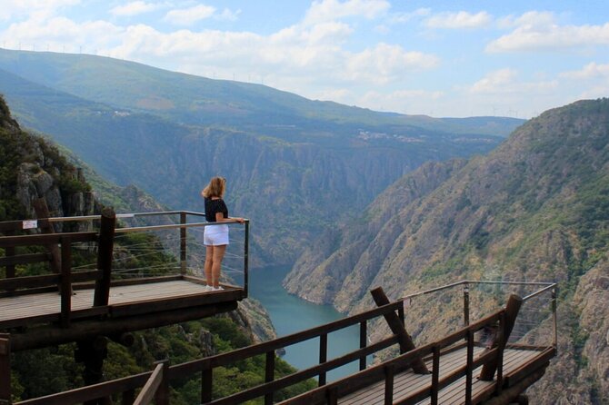 Tour From Santaigo to Ribeira Sacra With Boat Trip - Good To Know