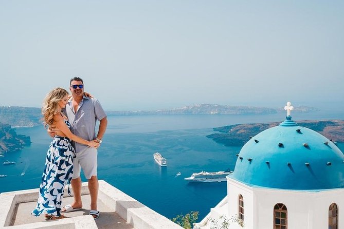 Tour Santorini With a Professional Photographer