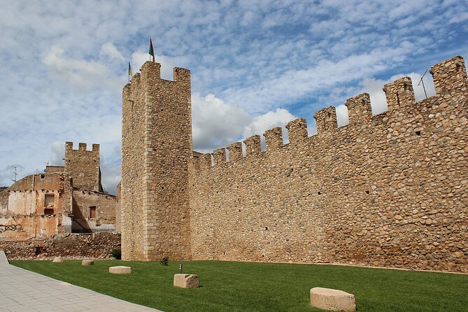 Touristic Highlights of Montblanc on a Private Half Day Tour With a Local