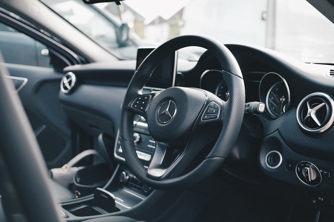 Transfer From Bangkok Airport to Bangkok Hotel by Deluxe Vehicle