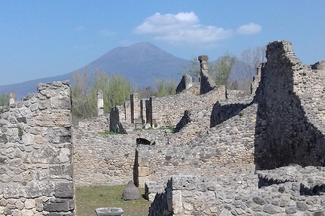 Transfer From Naples/Area Train Station to Amalfi With 2hr Stop in Pompeii - Good To Know