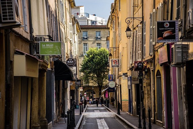 Transfer Marseille Airport to Aix En Provence -1 up to 7 Pax