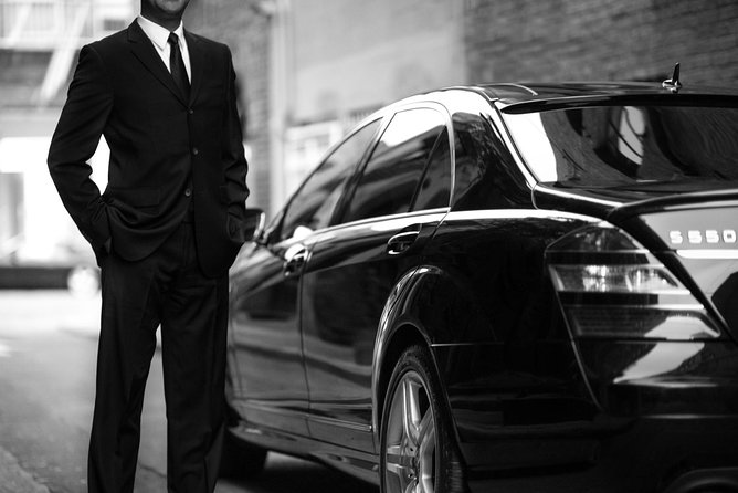 Transfers Madrid Airport to Madrid Center in Vans up to 7 Passengers - Pricing and Booking Details
