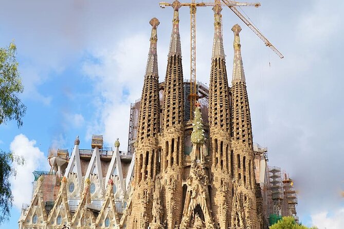 Two Hours Quick Barcelona Private Tour With Hotel Pick up - Good To Know