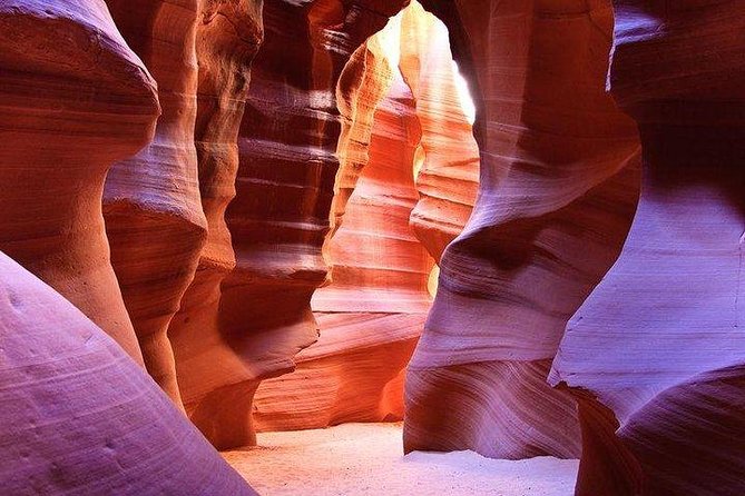 Upper or Lower Antelope Canyon Day Trip From Las Vegas - Tour Options and Features