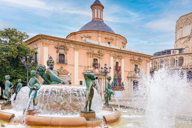 Valencia Iconic Sights Scavenger Hunt - Meeting Point and Start Time