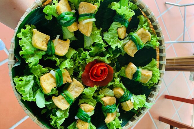 Vegetarian Cooking Class and Basket Boat Riding