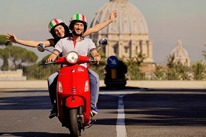 Vespa Panoramic Tour in Rome