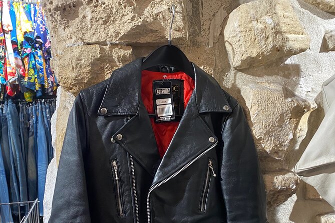 Vintage Shopping Tour in Paris With a Guide - Uncovering Hidden Treasures in Parisian Vintage Shops