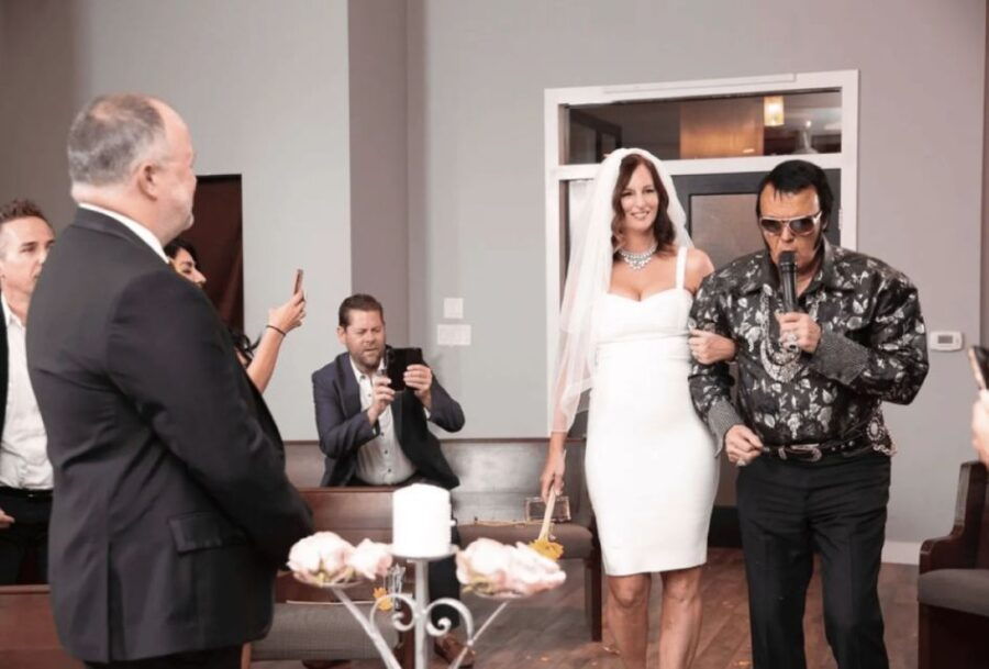 Viva Elvis Ceremony (Elvis) - Good To Know