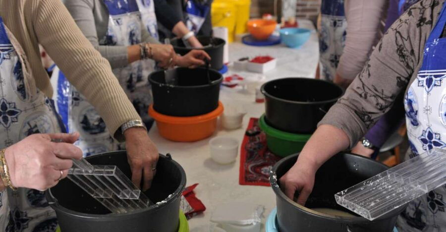 Volendam: 2.5-Hour Cheesemaking Workshop & Clog Making Tour