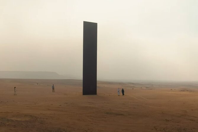 West Of Qatar, Mushroom Rocks, Camel Racing Track, Richard Serra - Good To Know