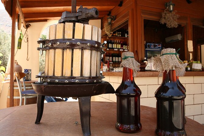 Wine Taste Private Tour Including Lunch at a Traditional Greek Tavern