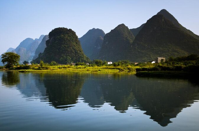 1-day Guilin Li River Cruise and Yangshuo Sightseeing Private Tour