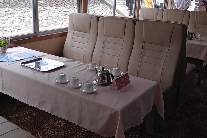 1-Day Relaxing Li River Cruise Private Tour With the English Speaking Driver
