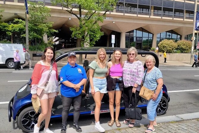 1 Hour Philadelphia Private Guided Tour by Deluxe Electric Car