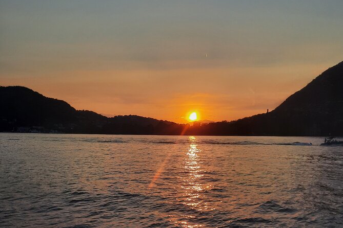 1 Hour Private Tour on Exclusive Offshore at Lake Como