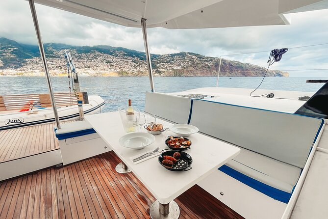 3-Hour Tour on a Luxury Catamaran - Highlights of the 3-Hour Experience
