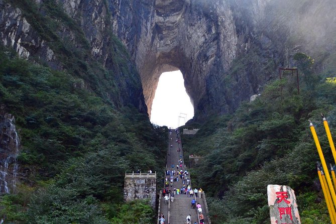 4-Day Zhangjiajie Tour to All Highlight Attractions With VIP Lift - Hotel Accommodation and Meals Included