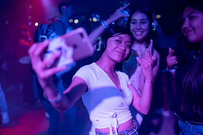 5-Hour Premium Night Pub Crawl Experience in Toronto - Experience Highlights