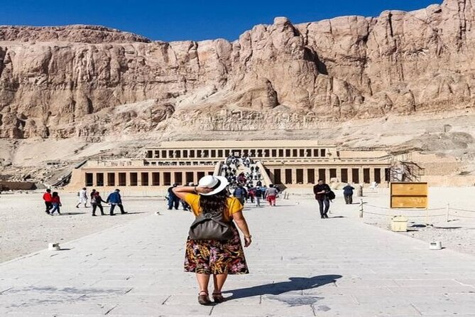 8 Days 7 Nights Package in Cairo With New Year Cruise by Air - Package Overview