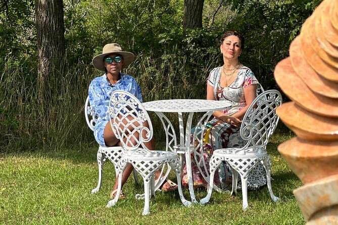 African Gemstone Sculpture Experience - Operator and Admission