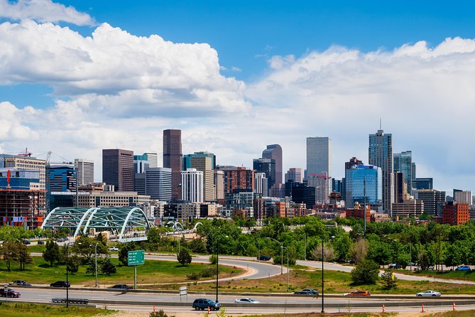 Arrival Private Transfer: Denver Airport DEN to Denver in Luxury SUV - Service Details