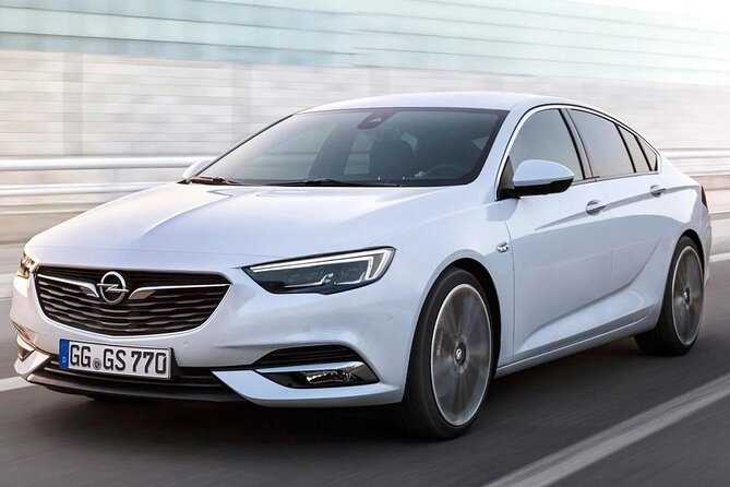 Arrival Private Transfer Dusseldorf Airport DUS to Dusseldorf City by Sedan Car - Pre-Book a Stress-Free Private Transfer