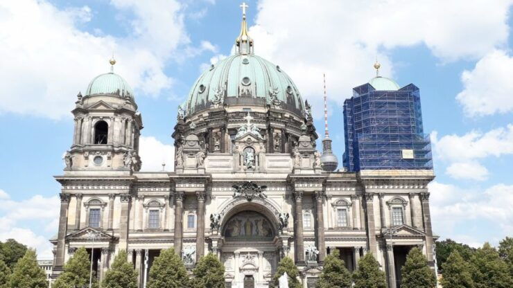 Berlin: Berlin History, Self-guided Tour for Young People - Tour Details