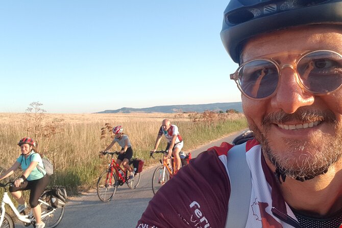 Bike Tour to Lake Miglionico With Beer and Focaccia - Tour Highlights