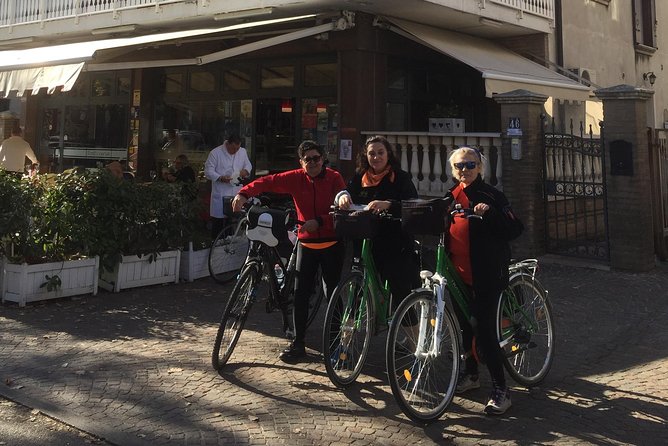 By Bike on the Liberty Bridge - Reviews and Ratings