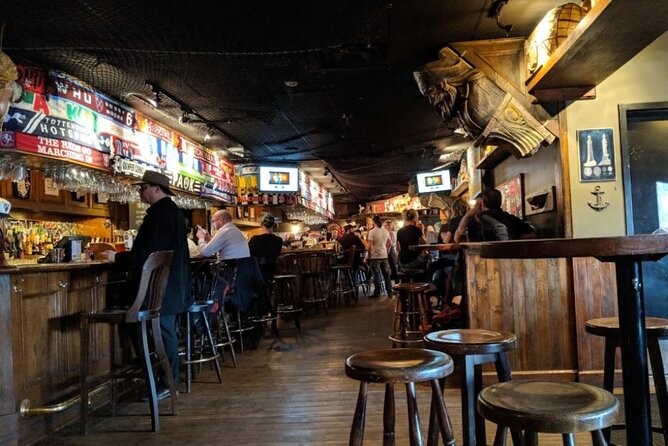 Calgary Bar Crawl: Cruisin Calgary - Meeting Point and Pickup Details