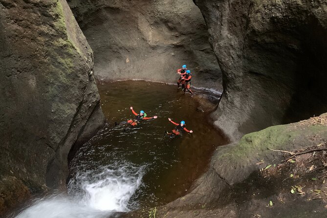 Canyoning Ilhéus Inferior - Flores Island - Canyoning on Flores Island
