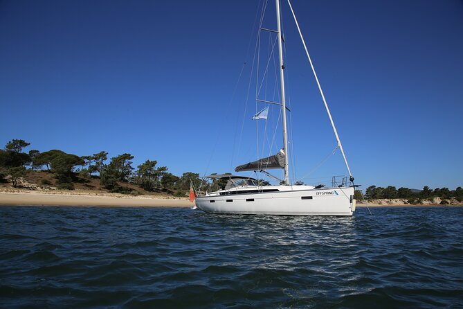Cascais Romantic Private 2h Cruise With Sparkling Wine - Experience a Romantic Getaway on the Water