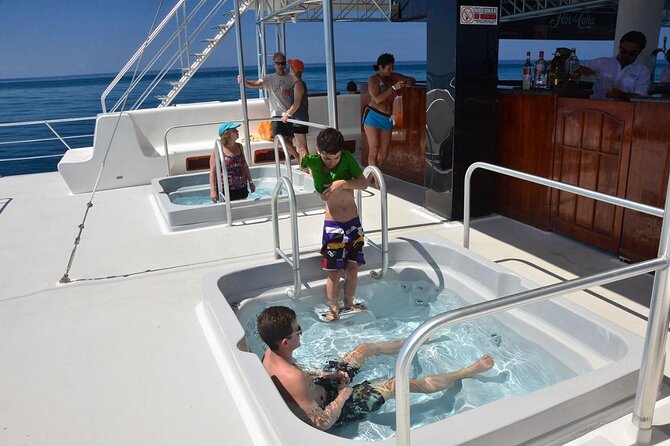 Catamaran Ocean King Manuel Antonio - Excursion Highlights