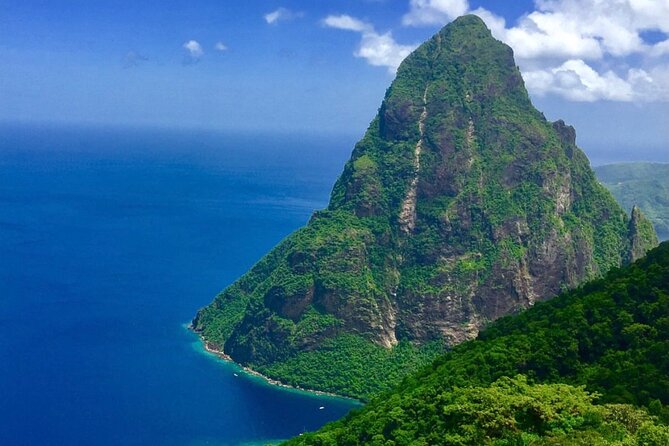 Cruise Port and Airport Arrival Transfers to Hotels in St. Lucia. - Lowest Price Guarantee