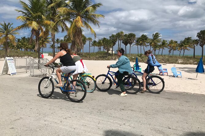 Cruiser Bike Rental at Crandon Park - Location and Booking Details